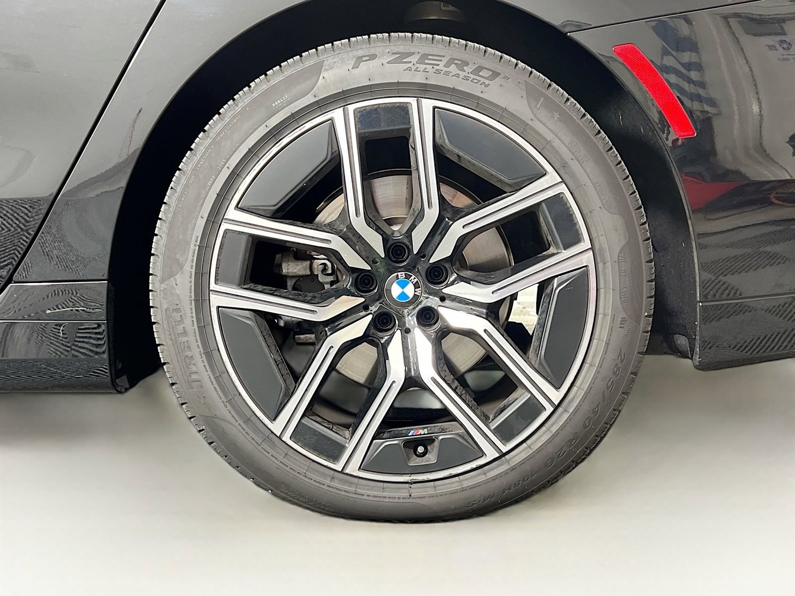 Used 2025 BMW 740i xDrive image 34