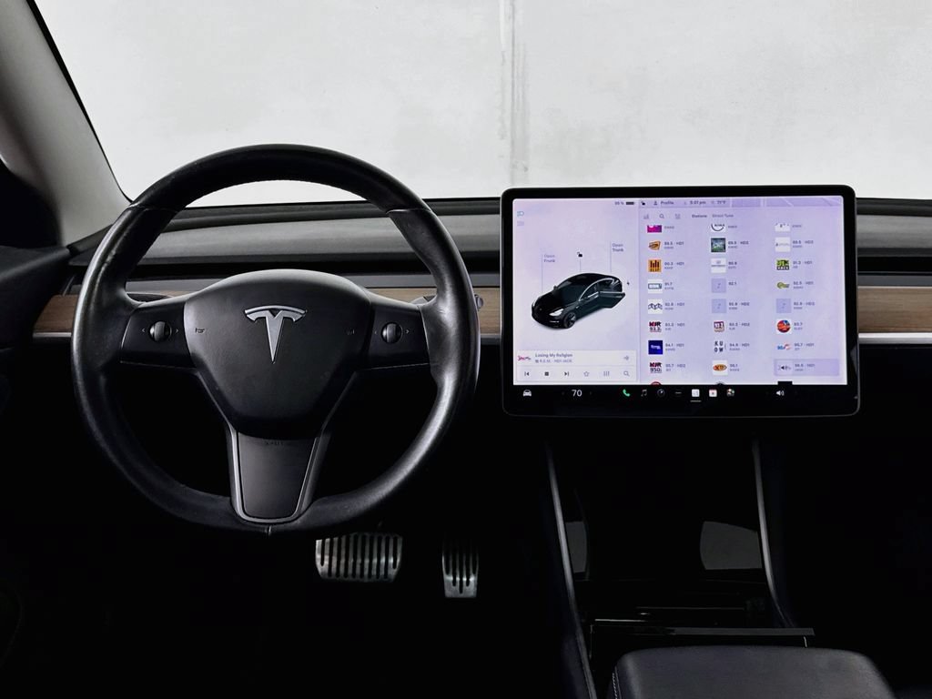 Used 2018 Tesla Model 3 Mid Range RWD image 10