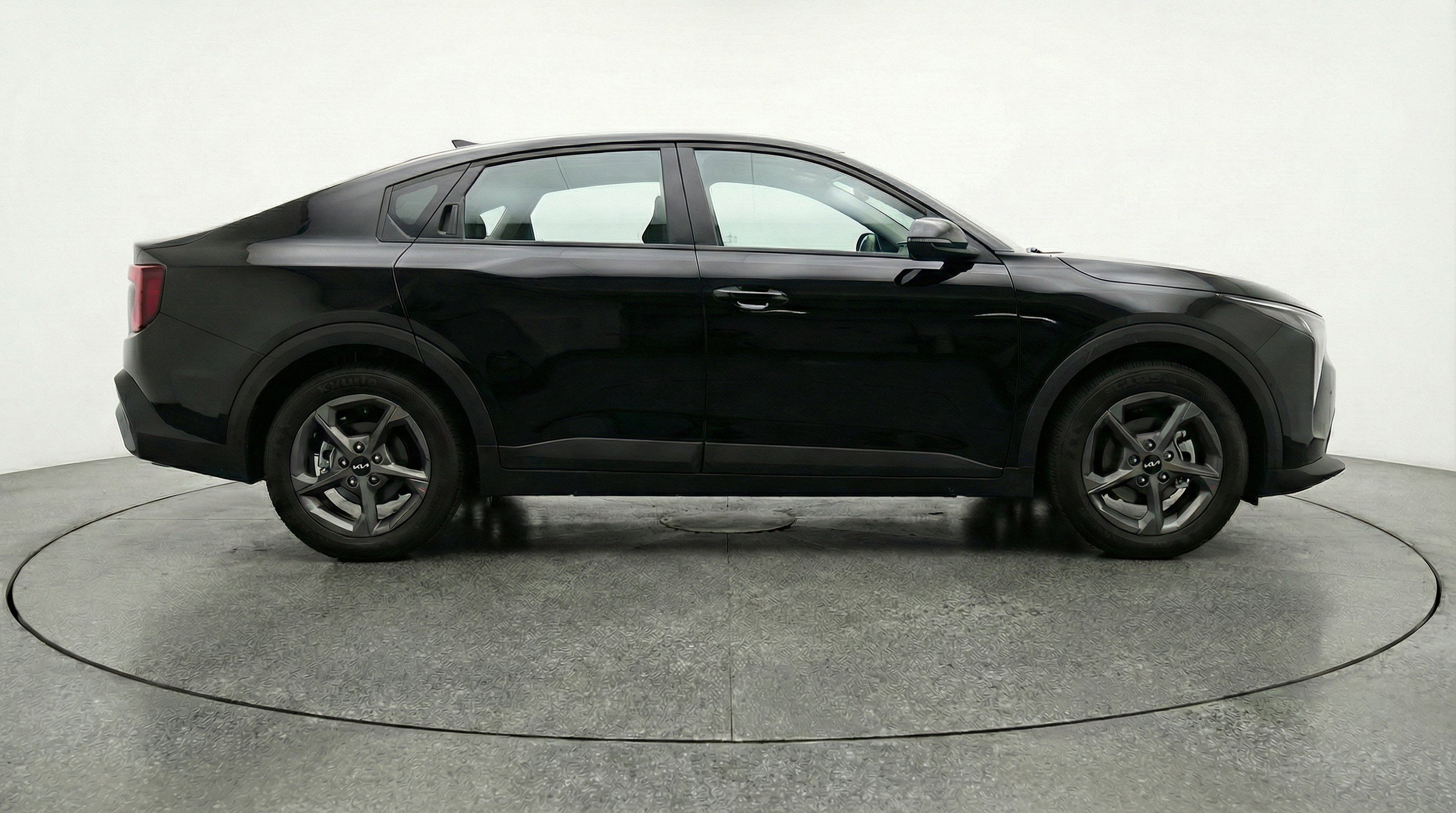 Used 2025 Kia K4 FWD image 11
