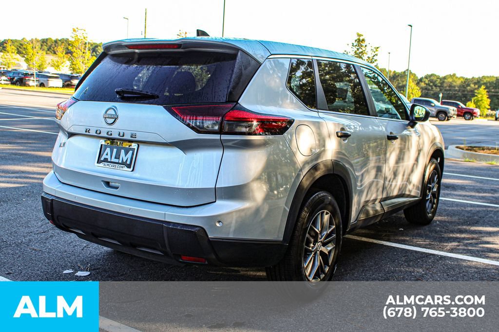 Used 2024 Nissan Rogue S FWD image 5