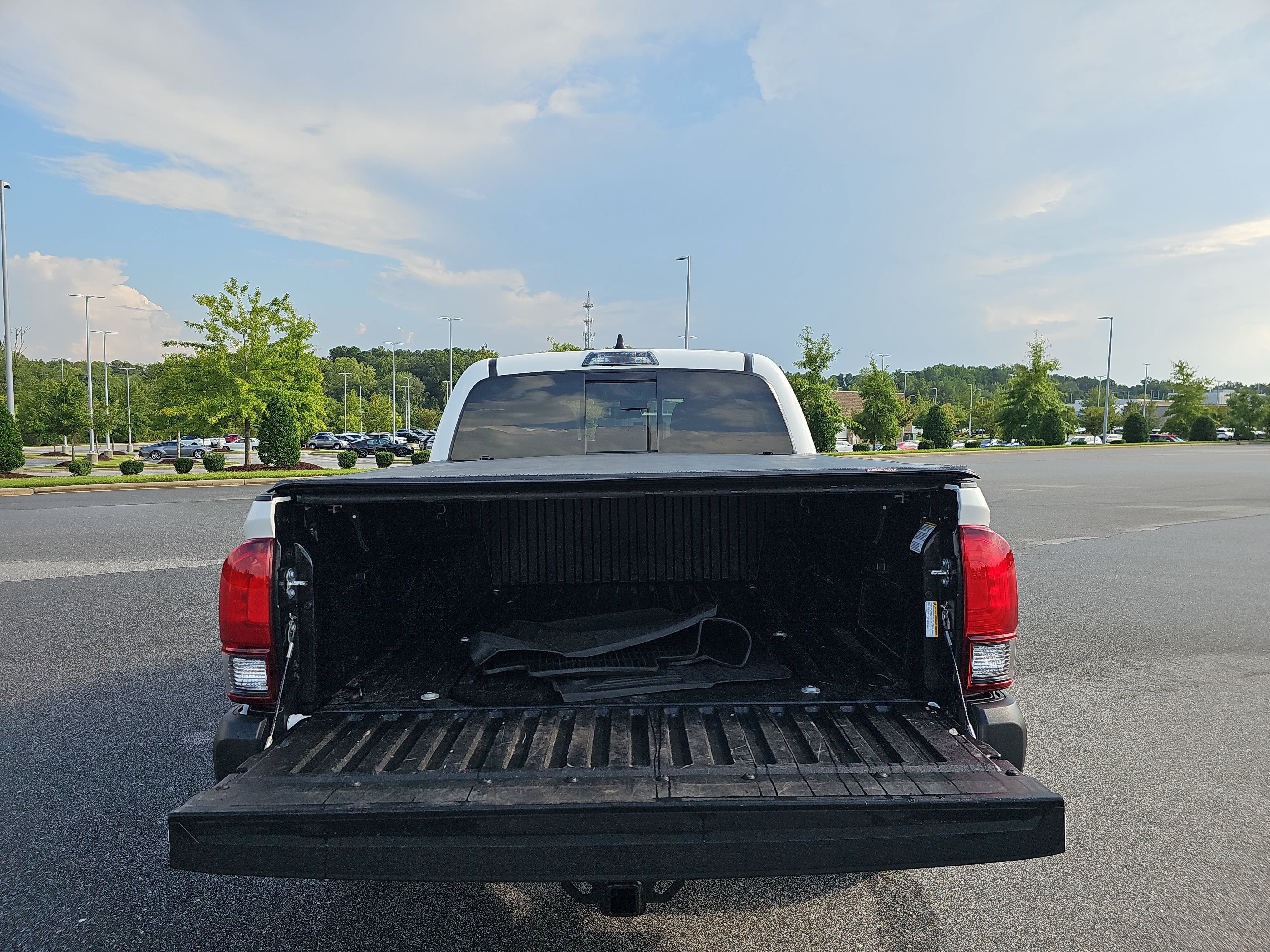 Used 2021 Toyota Tacoma SR5 RWD image 13
