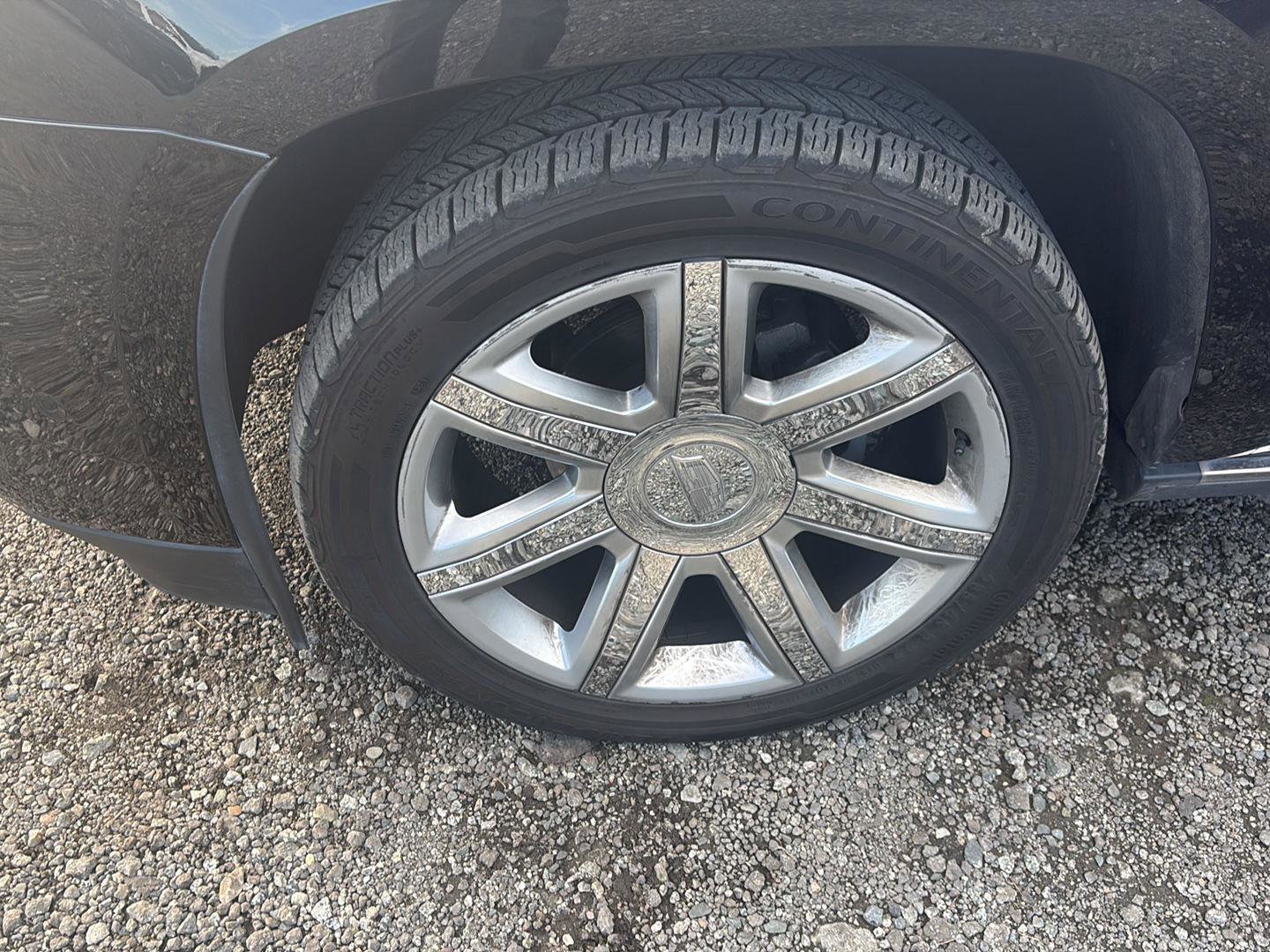 Used 2017 Cadillac Escalade Premium Luxury image 11