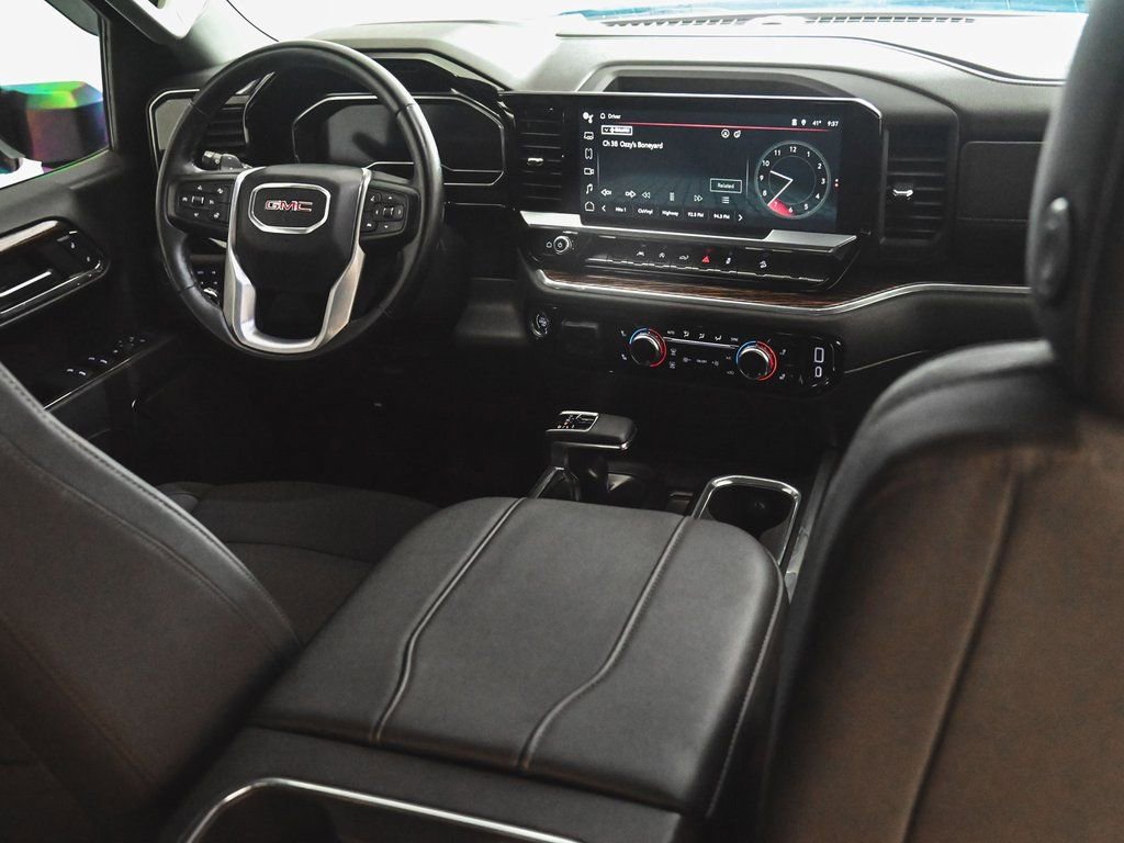 Used 2024 GMC Sierra 1500 Elevation image 25