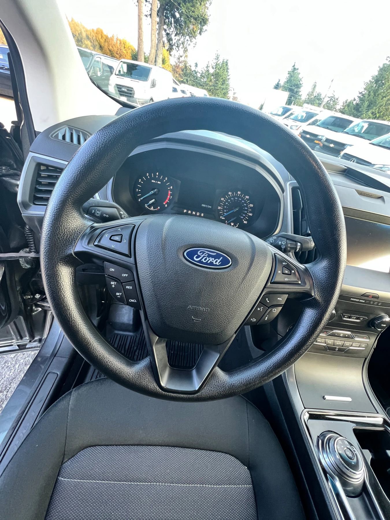 Used 2020 Ford Edge SE image 12