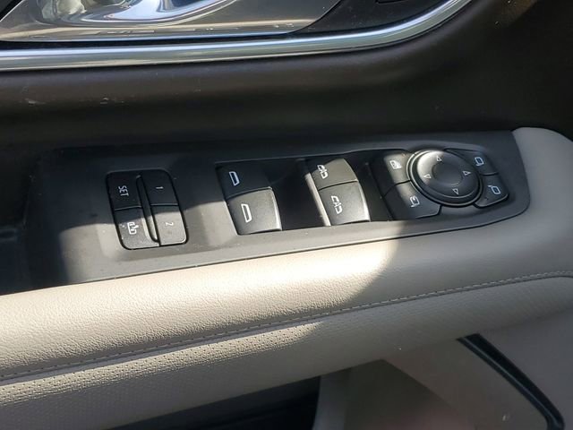 Certified 2021 GMC Yukon SLT w/ SLT Luxury Plus Package AWD/4WD image 17