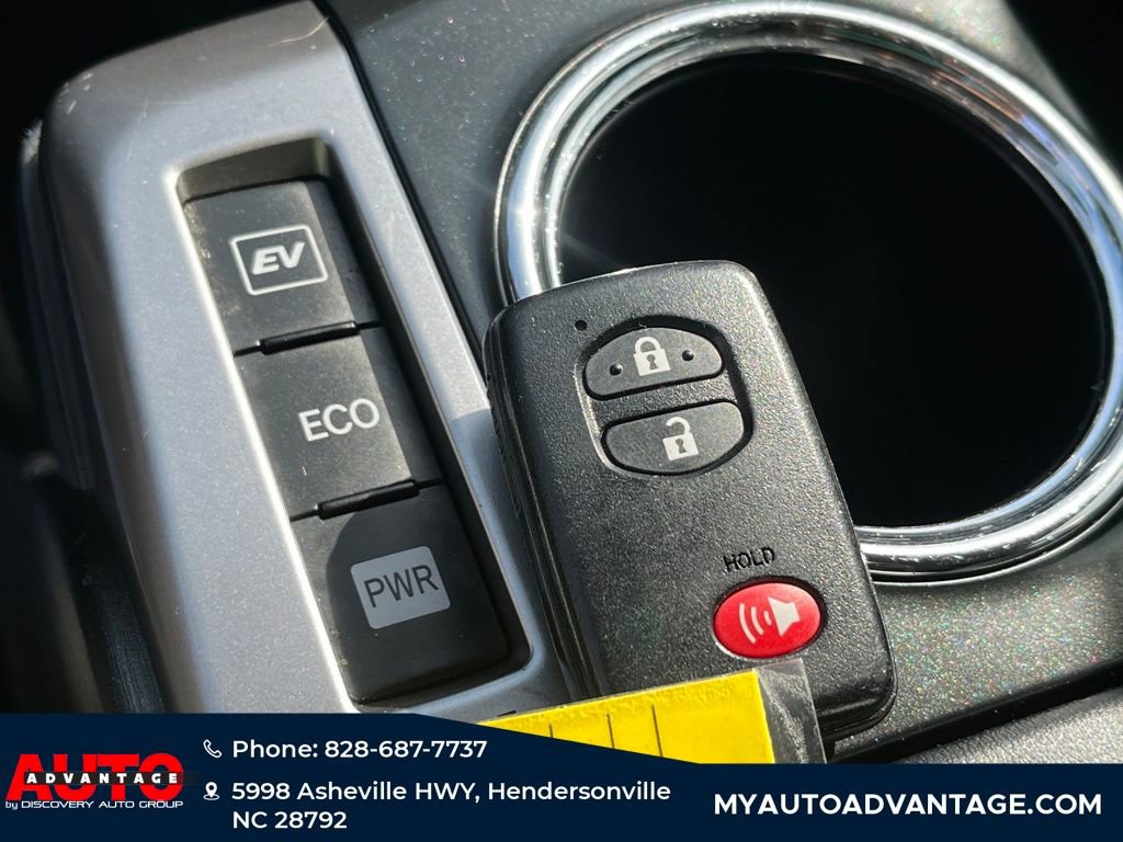 Used 2015 Toyota Prius V Three image 17