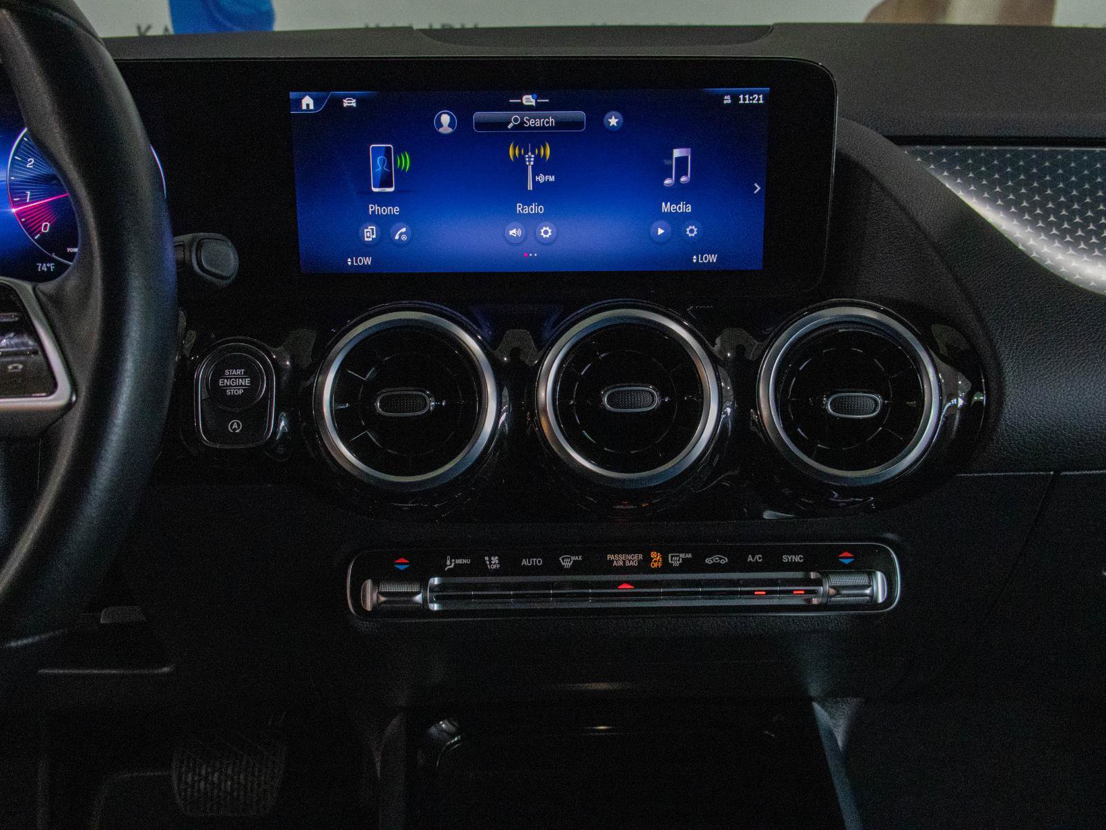 Used 2025 Mercedes-Benz GLA 250 image 4