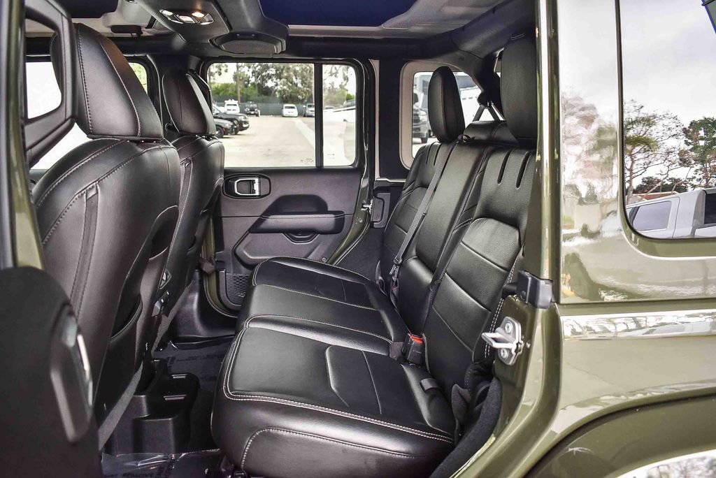 Used 2022 Jeep Wrangler Unlimited Sahara 4xe image 17