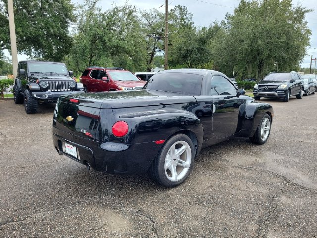 Used 2004 Chevrolet SSR w/ Preferred Equipment Group RWD image 2