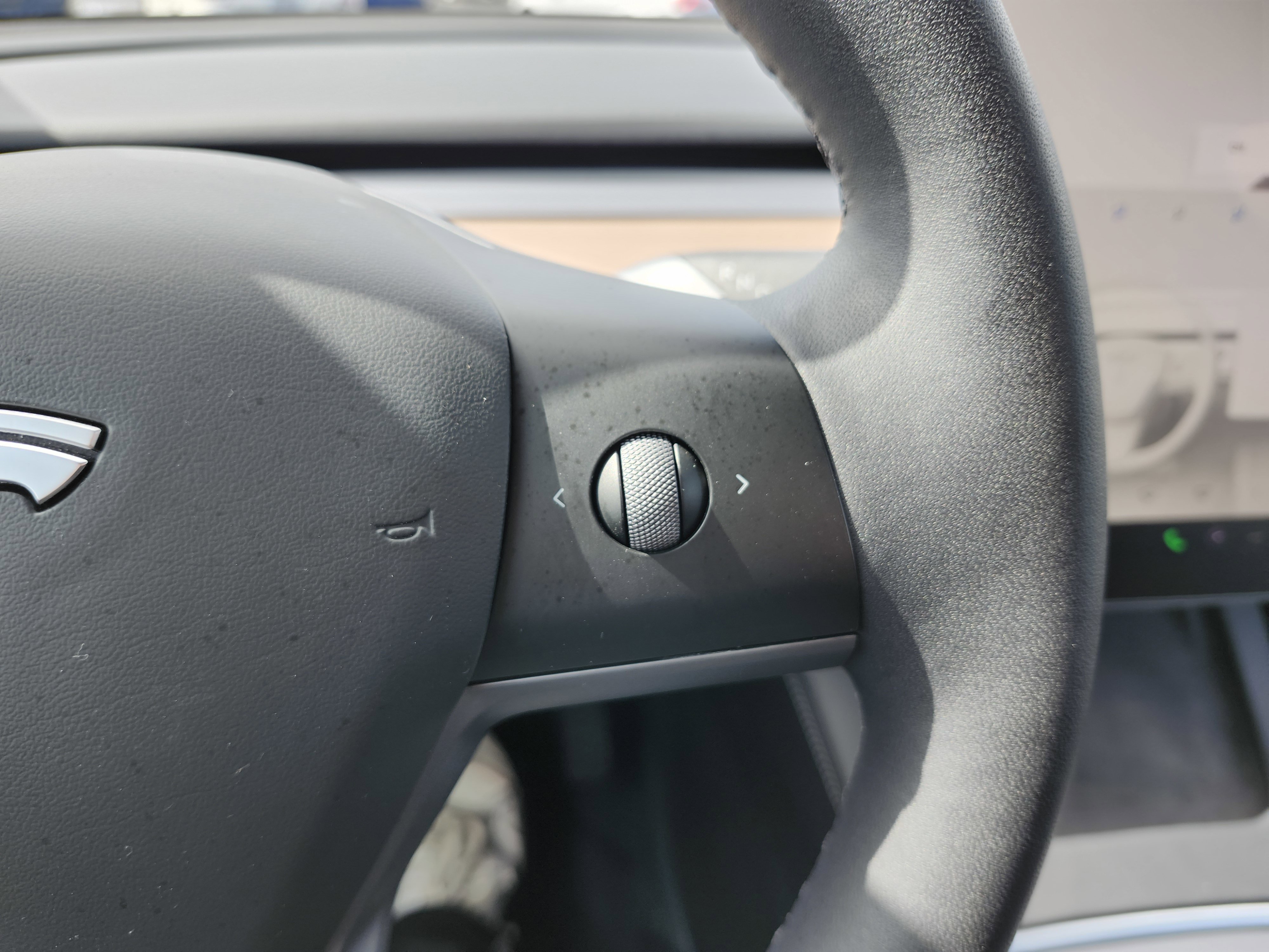 Used 2024 Tesla Model Y Long Range AWD/4WD image 36