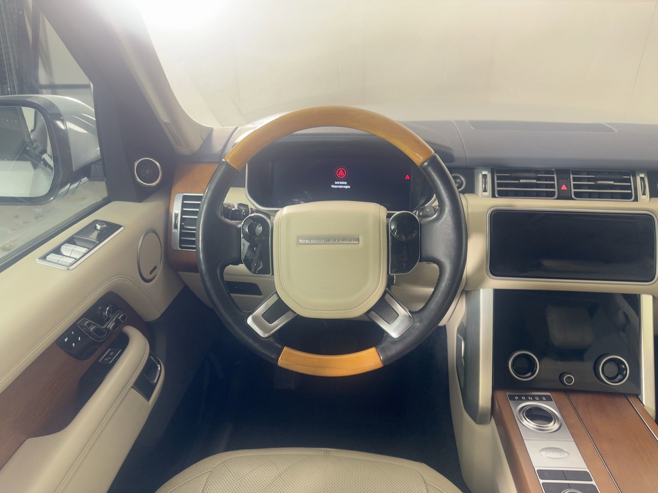 Used 2019 Land Rover Range Rover HSE image 19