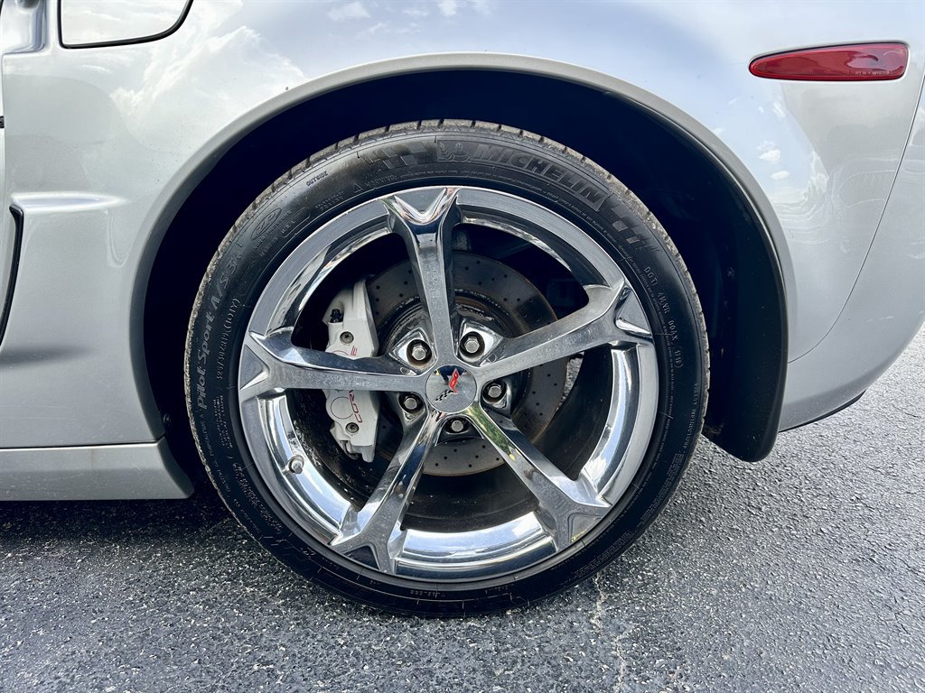 Used 2011 Chevrolet Corvette Grand Sport w/ Preferred Equipment Group RWD image 29