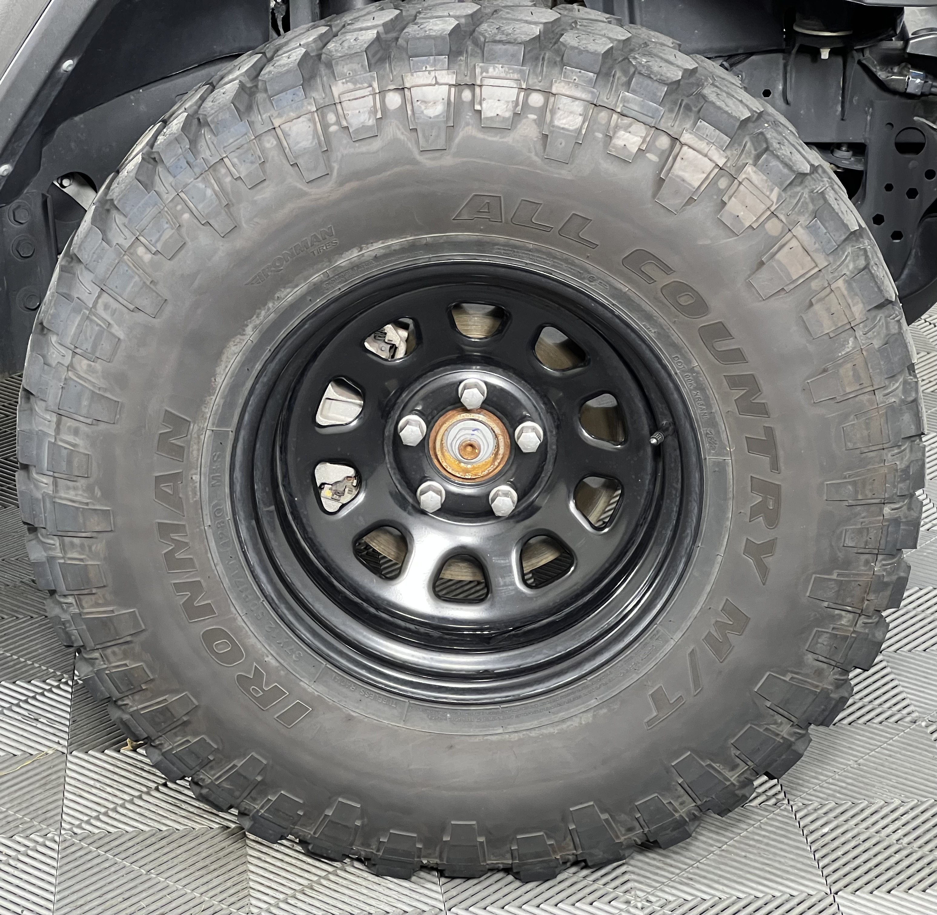 Used 2023 Jeep Gladiator Sport AWD/4WD image 14