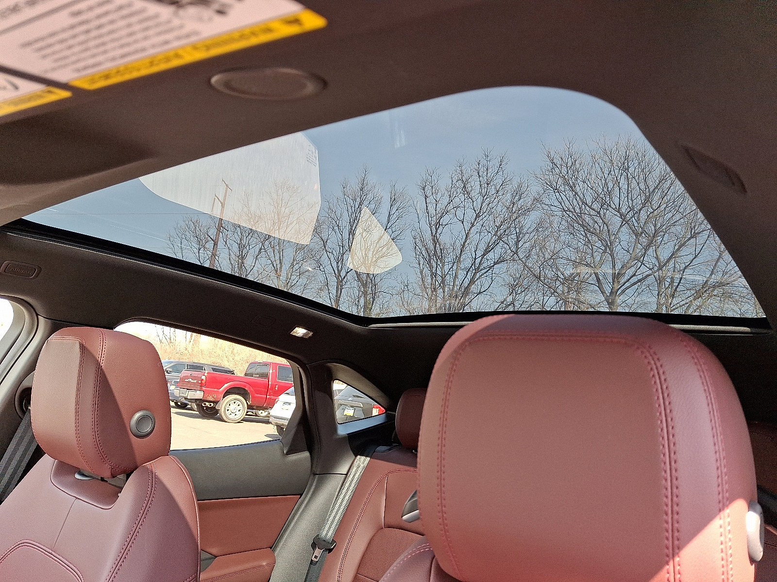 Certified 2024 Jaguar E-PACE R-Dynamic SE image 14