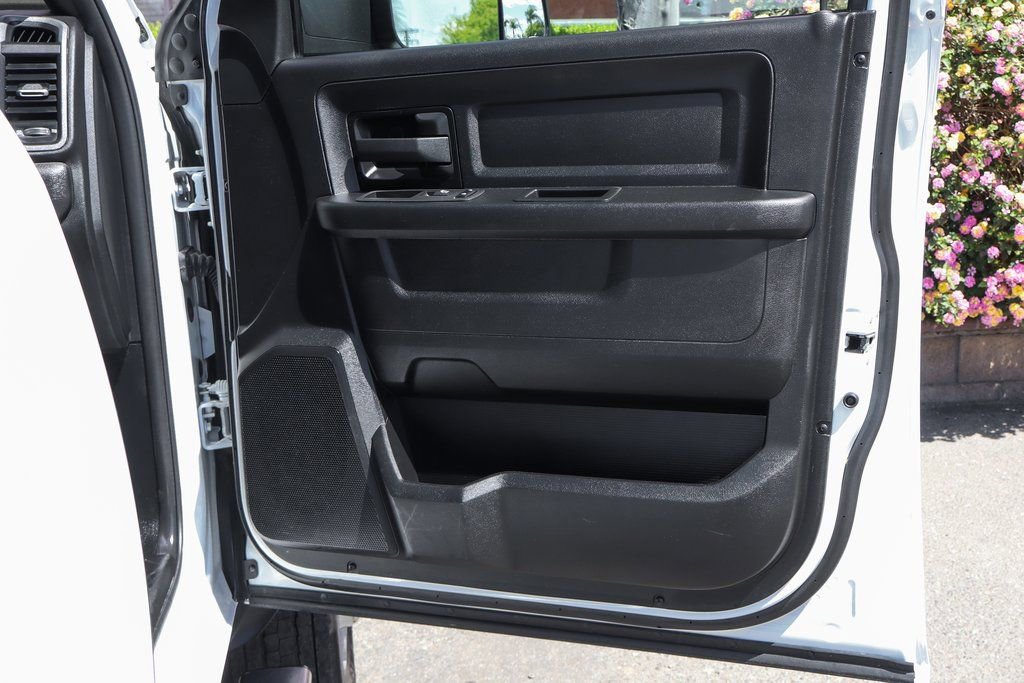 Used 2021 RAM 5500 Tradesman w/ Chrome Appearance Group image 33