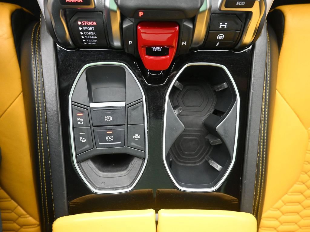 Used 2021 Lamborghini Urus image 19