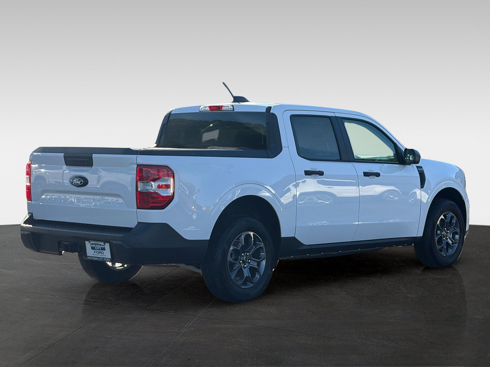 Used 2025 Ford Maverick XLT w/ Equipment Group 301A AWD/4WD image 5
