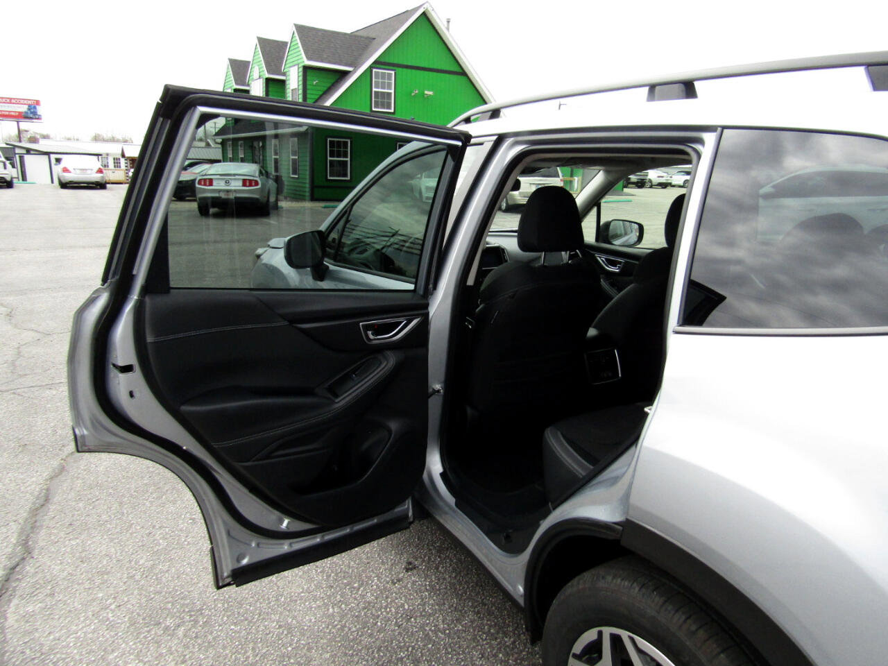 Used 2022 Subaru Forester Premium image 21