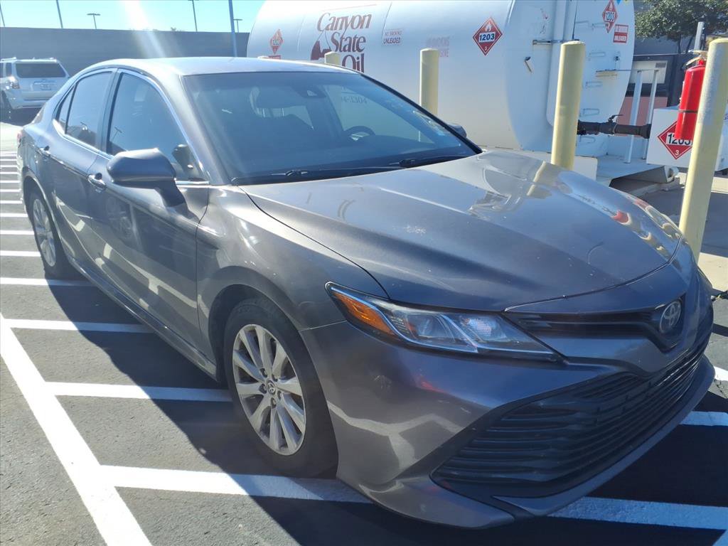Used 2020 Toyota Camry LE image 2