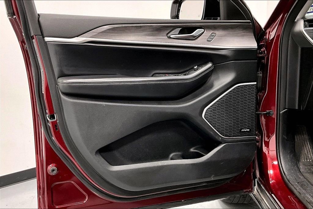Used 2021 Jeep Grand Cherokee L Limited image 21