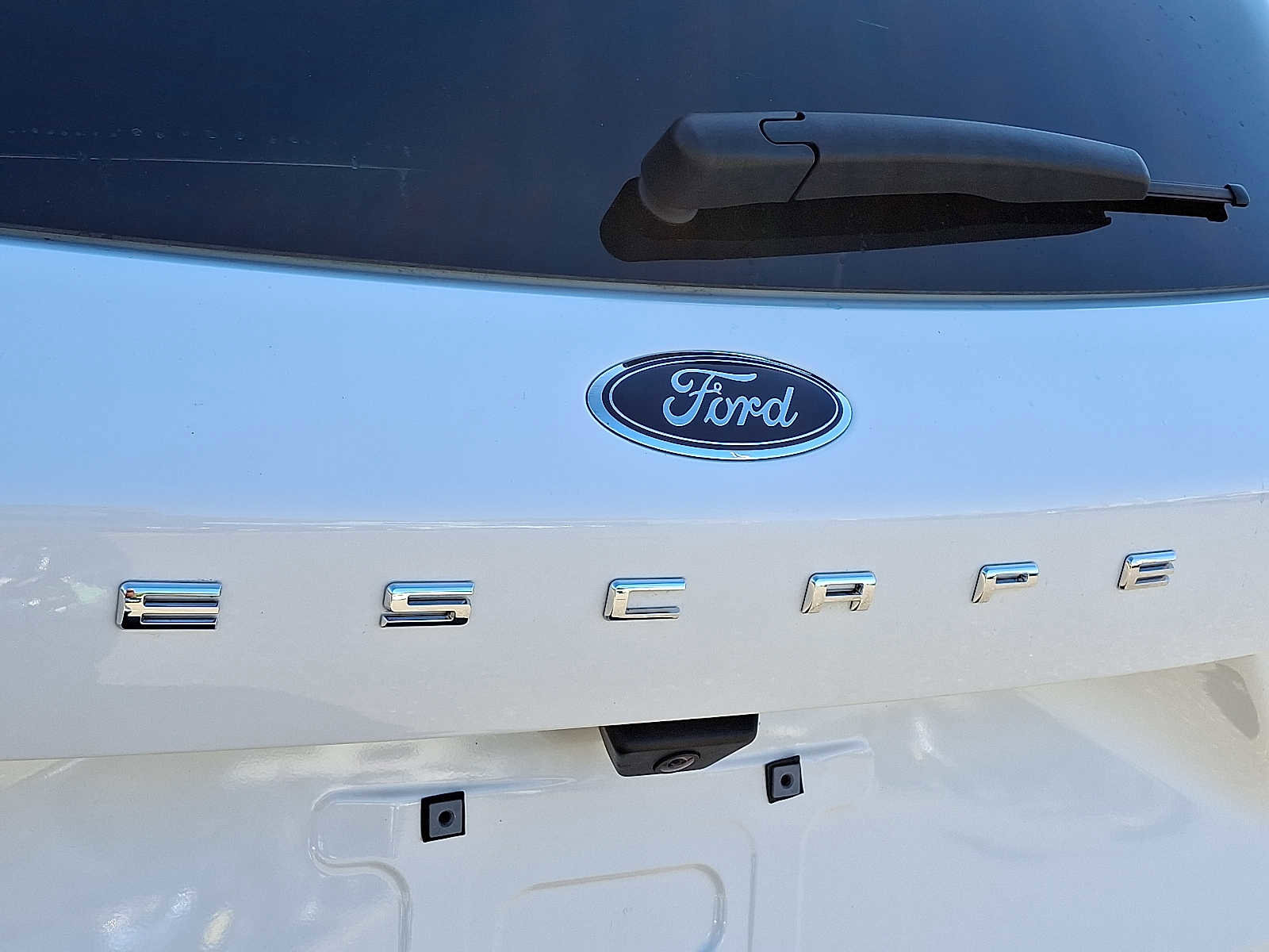 Used 2022 Ford Escape Titanium w/ Class II Trailer Tow Package image 34