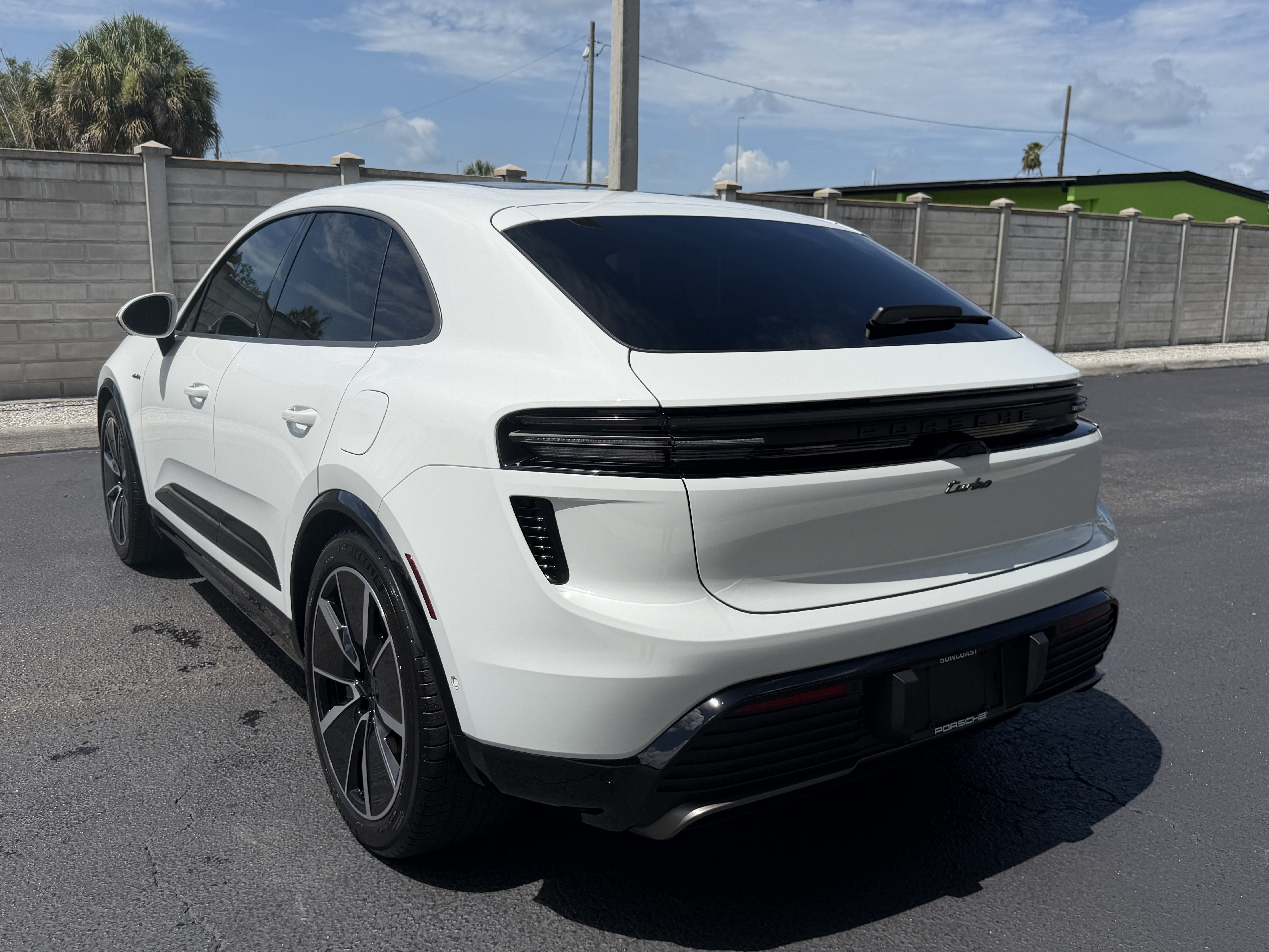 Used 2024 Porsche Macan Turbo Electric AWD/4WD image 3