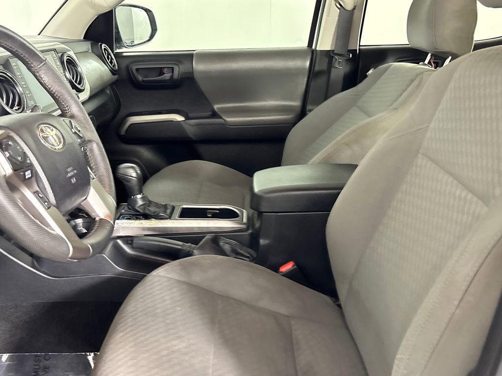 Used 2022 Toyota Tacoma SR5 image 8