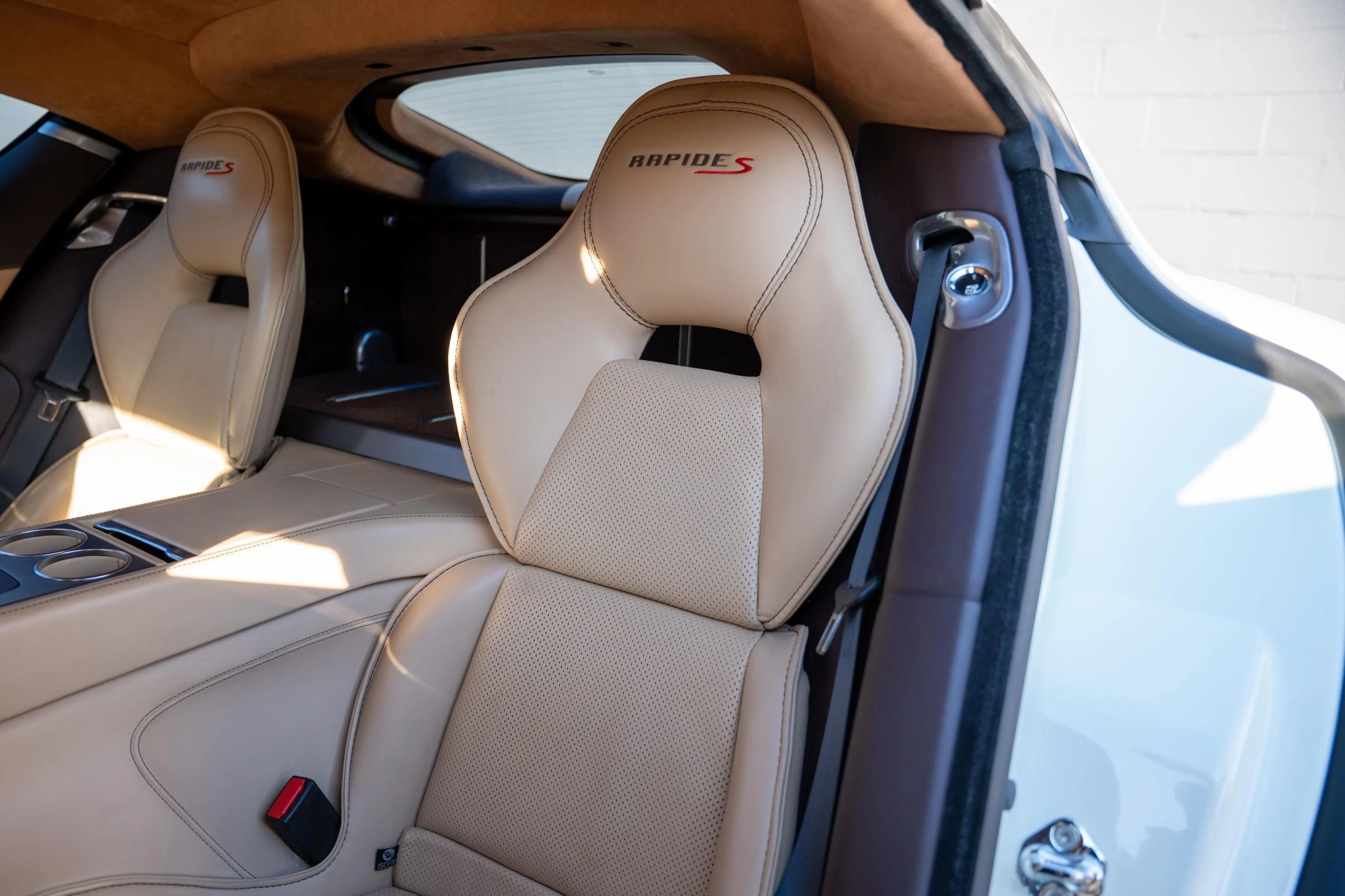 Used 2014 Aston Martin Rapide S image 16