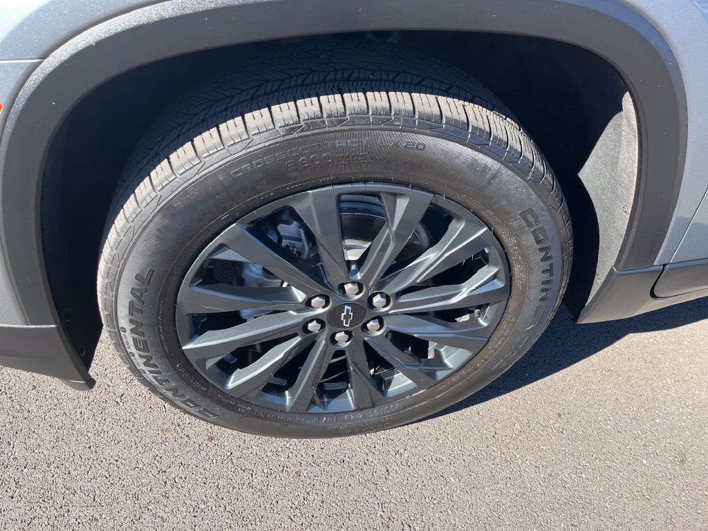 Used 2023 Chevrolet Traverse RS AWD/4WD image 9