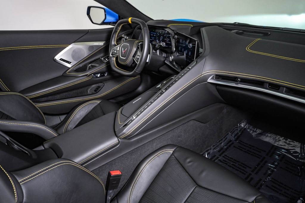Used 2021 Chevrolet Corvette Stingray Premium Cpe w/ Z51 Performance Package RWD image 16