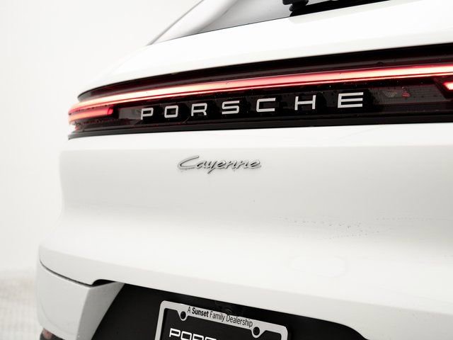 Certified 2025 Porsche Cayenne image 30