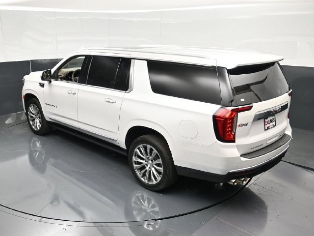 Used 2022 GMC Yukon XL Denali AWD/4WD image 54