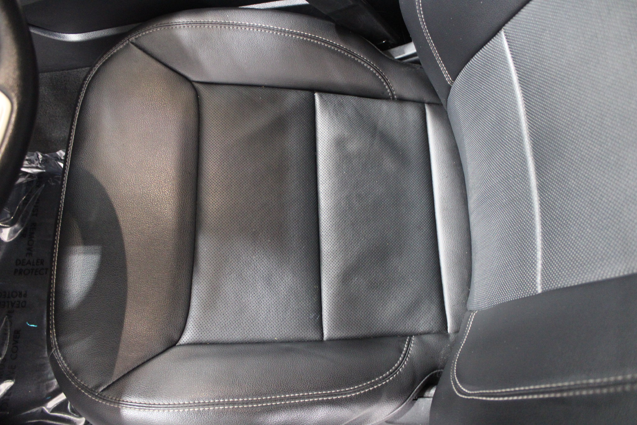Used 2021 Ford Explorer Limited w/ Equipment Group 301A AWD/4WD image 12