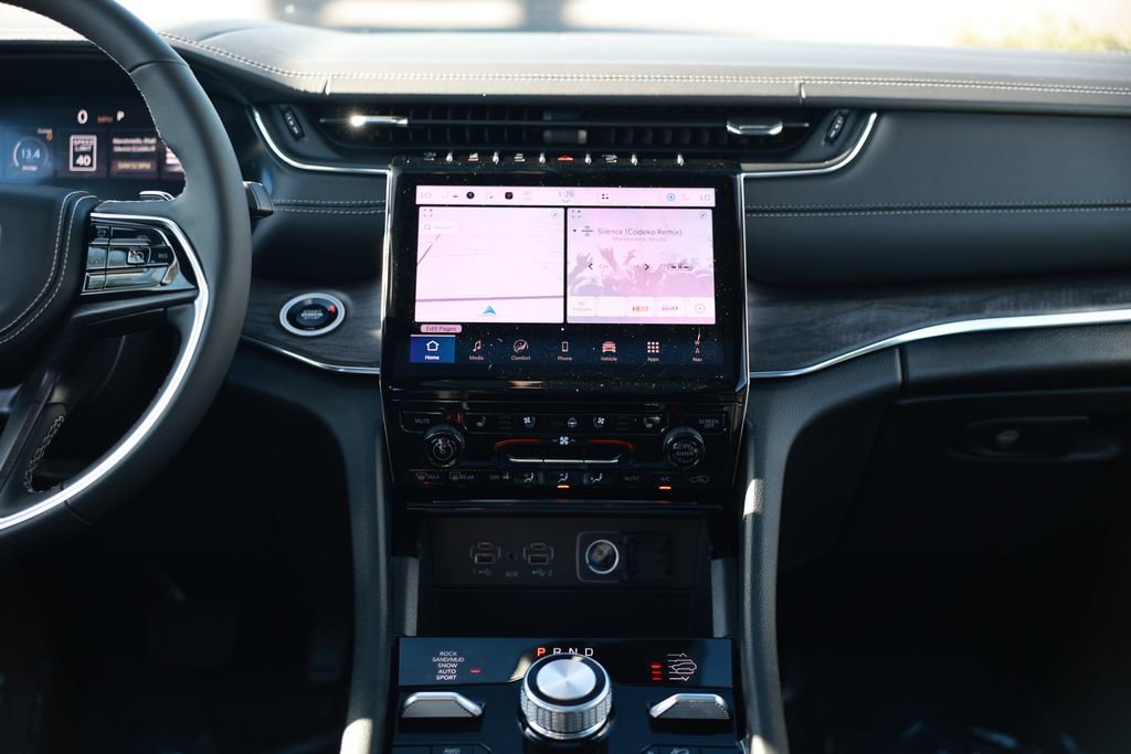 New 2025 Jeep Grand Cherokee L Overland w/ Rear Seat Video Group I image 23