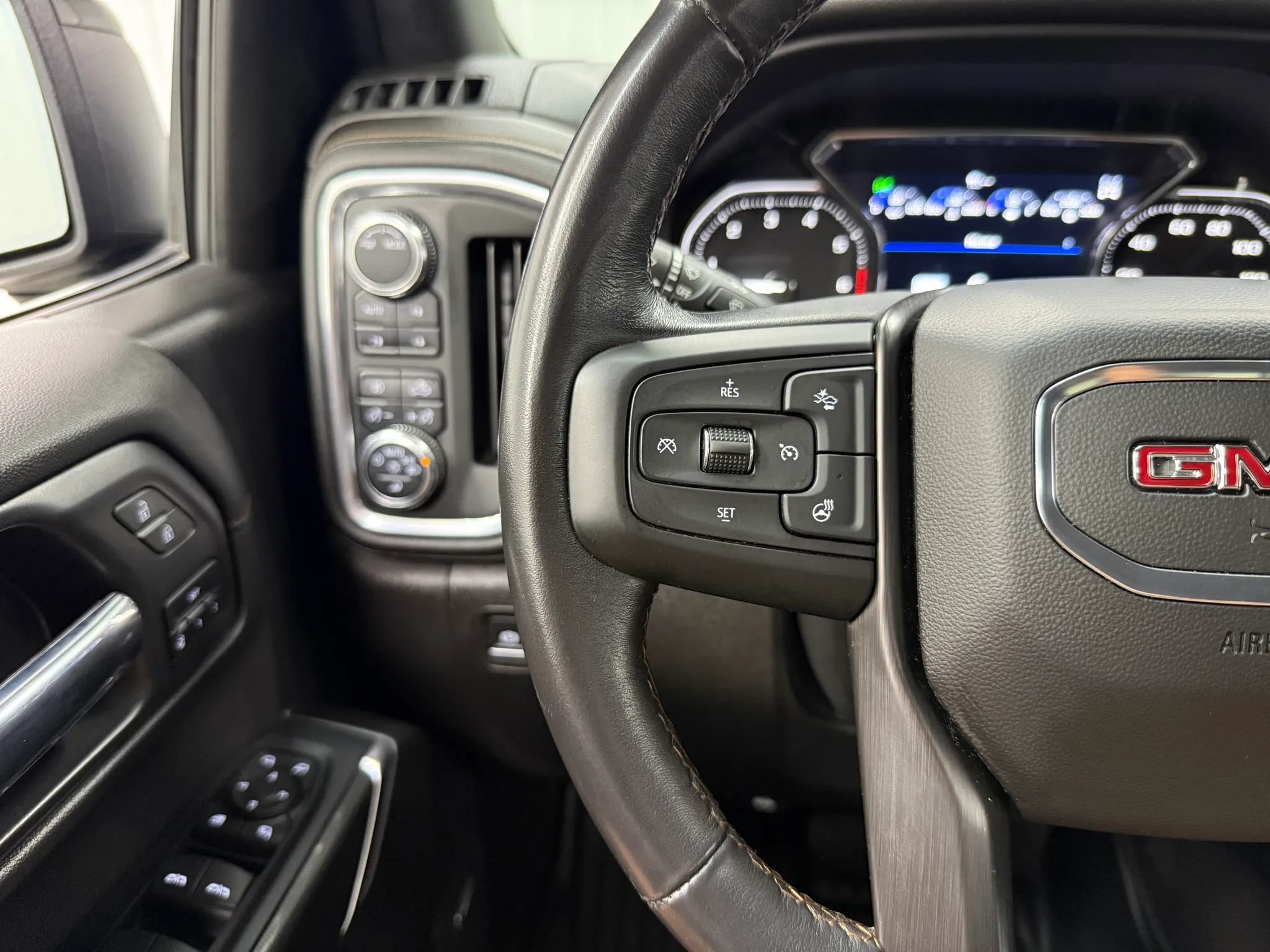 Used 2022 GMC Sierra 1500 AT4 w/ AT4 Premium Package AWD/4WD image 38