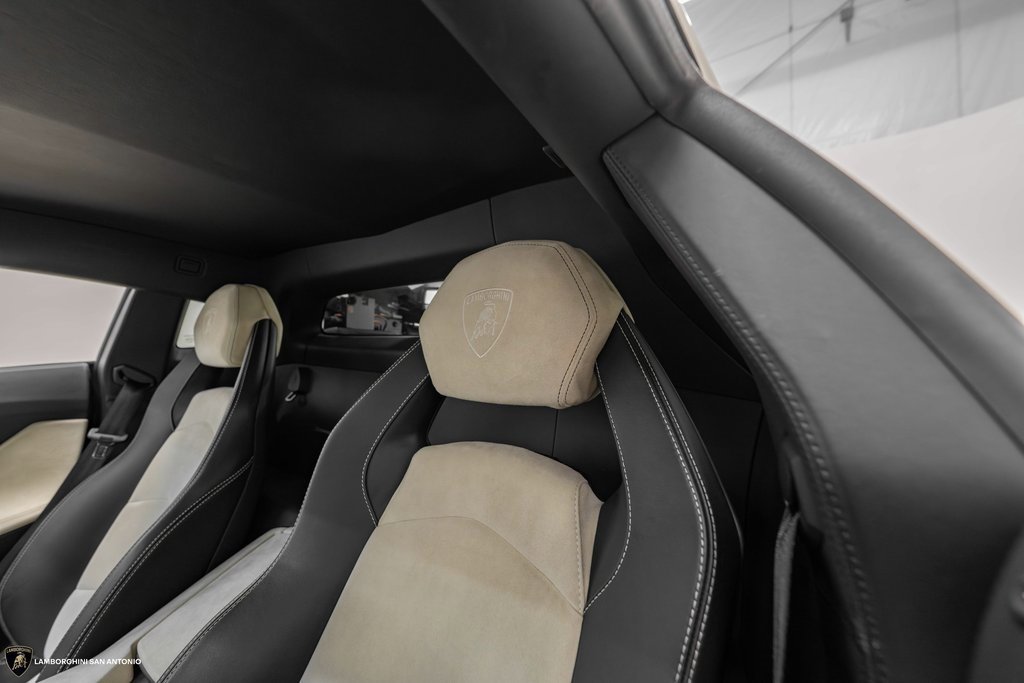 Used 2015 Lamborghini Aventador LP 700-4 image 32