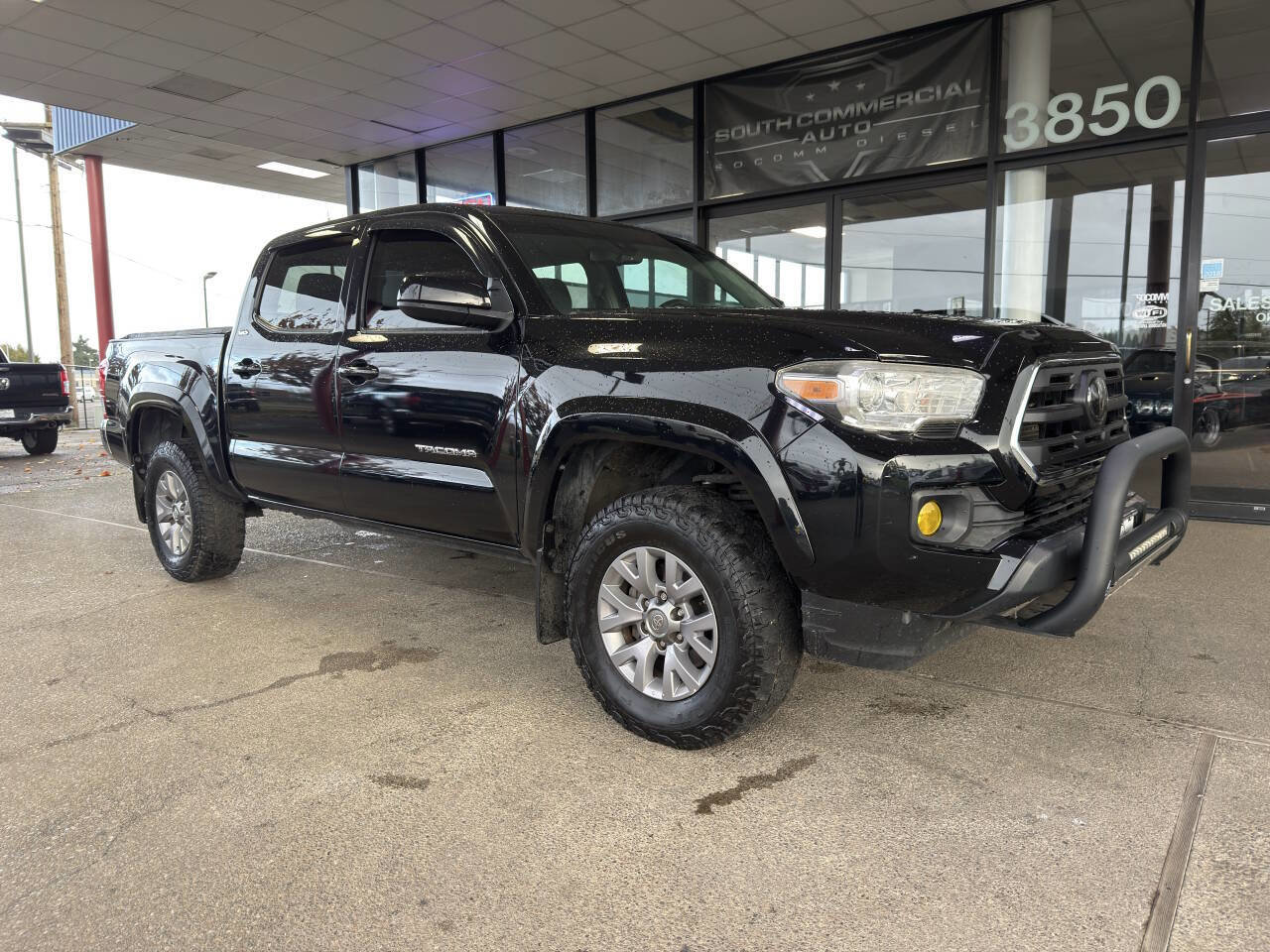 Used 2019 Toyota Tacoma SR5 image 9