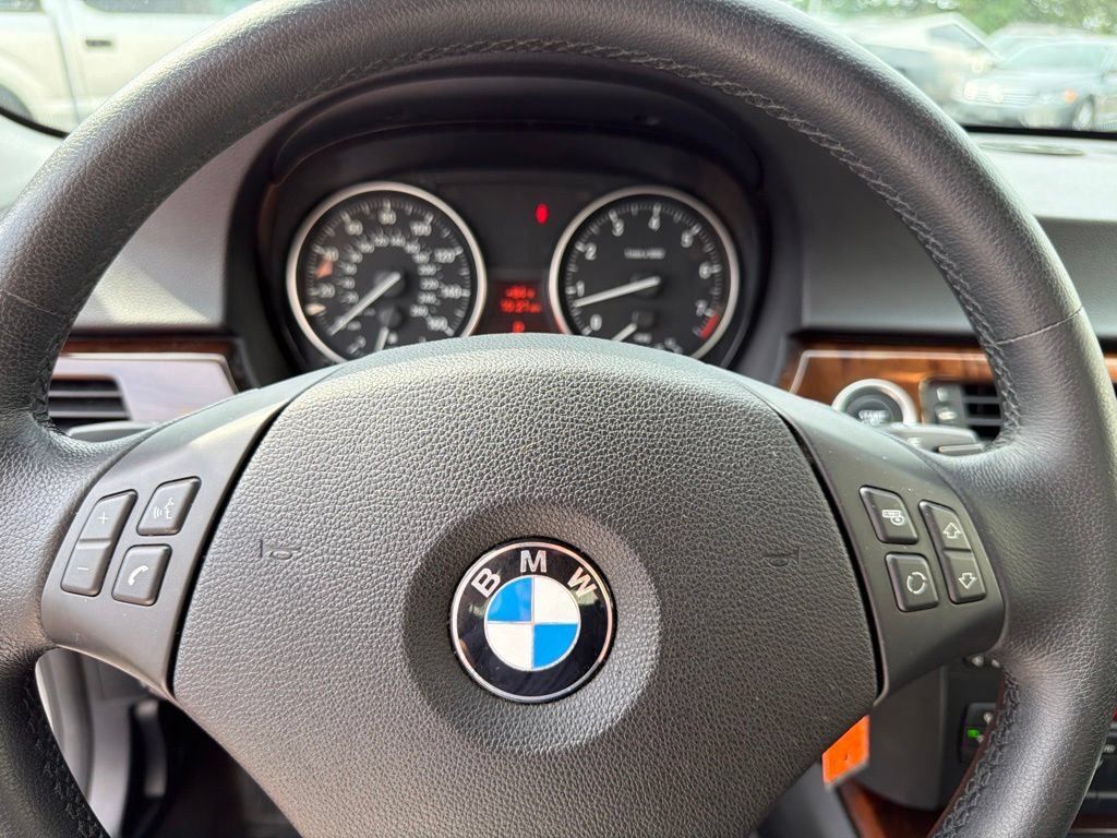 Used 2011 BMW 328i xDrive Sedan AWD/4WD image 19