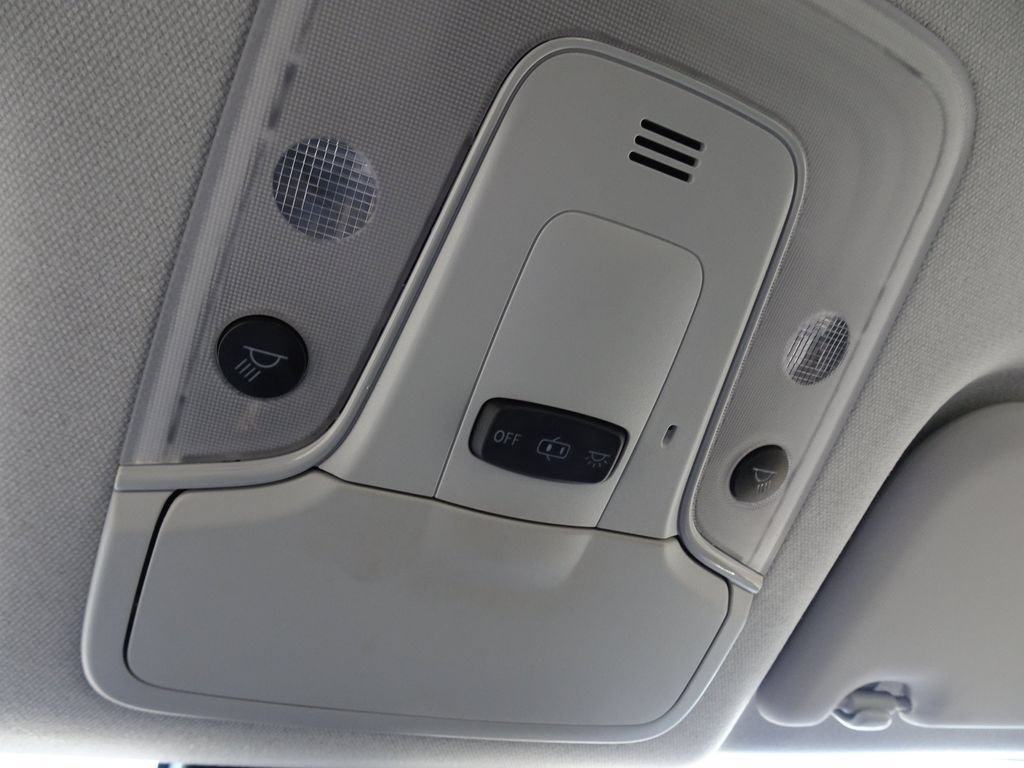 Used 2018 Toyota Prius Four Touring FWD image 25