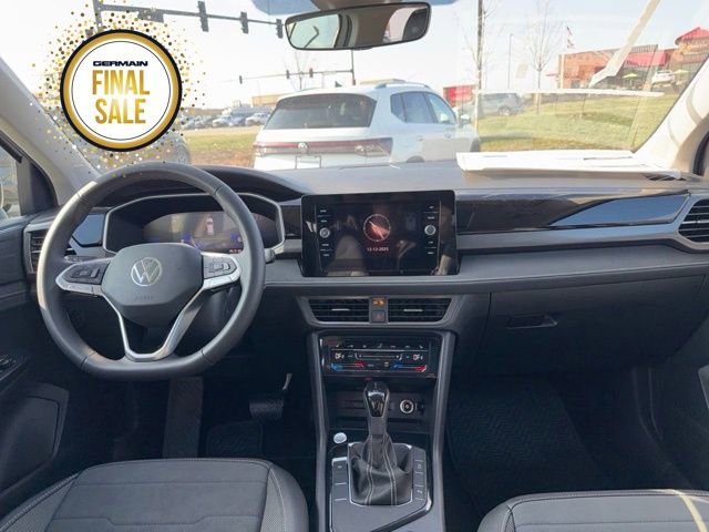 New 2026 Volkswagen Taos SE image 16