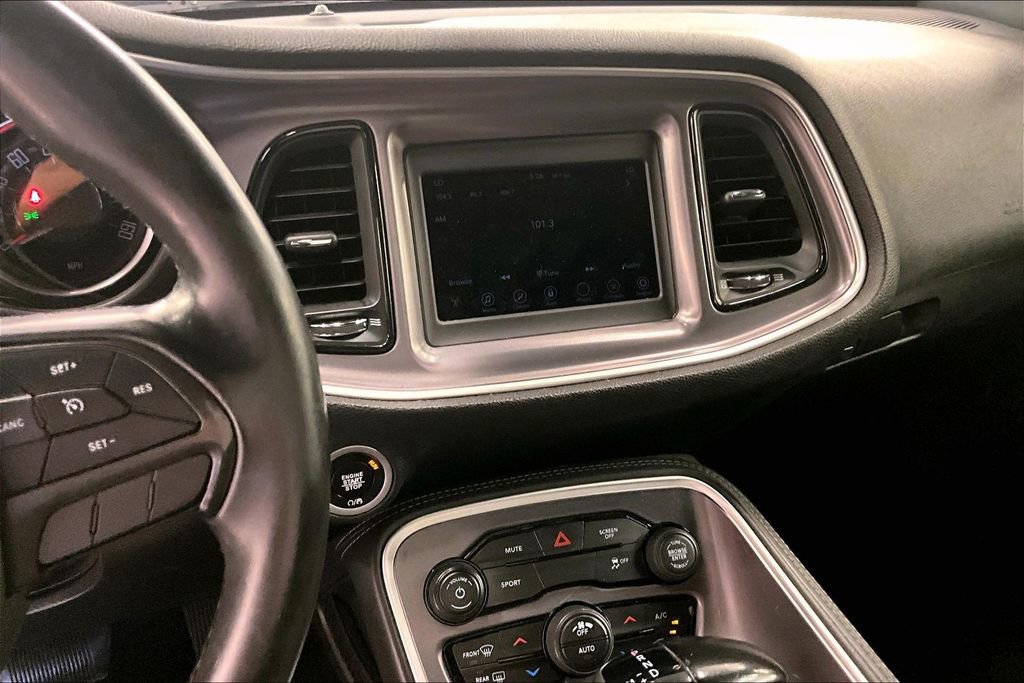 Used 2019 Dodge Challenger SXT RWD image 5