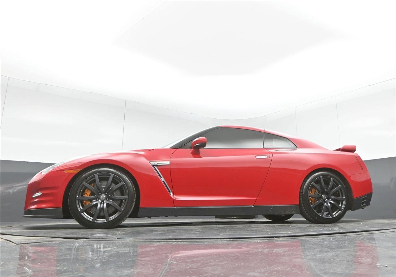 Used 2013 Nissan GT-R Premium AWD/4WD image 35