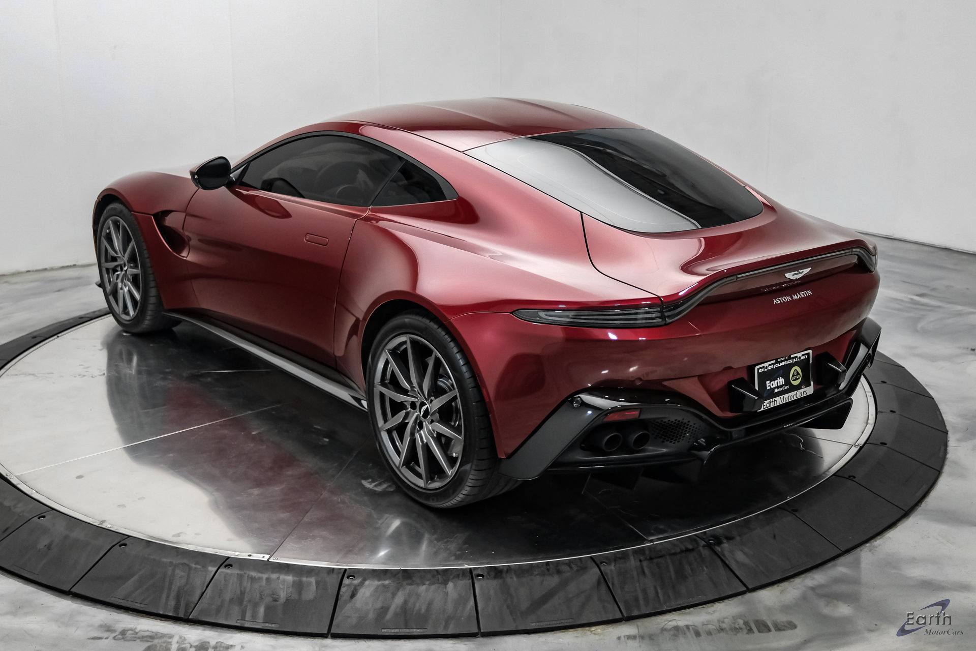 Used 2020 Aston Martin V8 Vantage Coupe RWD image 13
