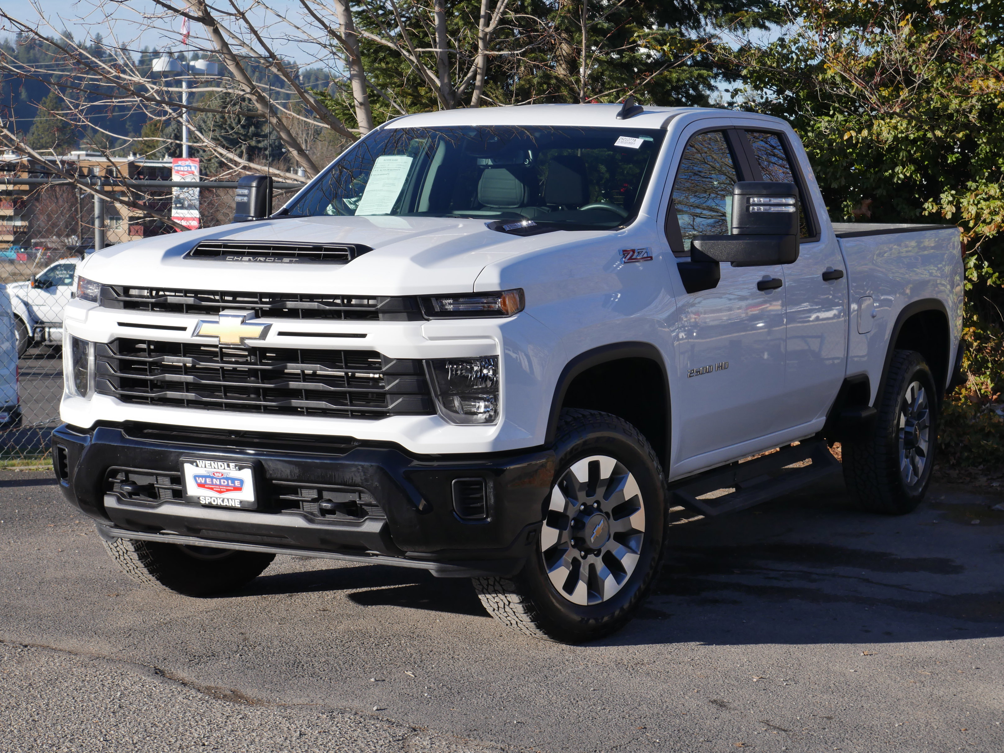Used 2024 Chevrolet Silverado 2500 Custom w/ Custom Value Package image 2