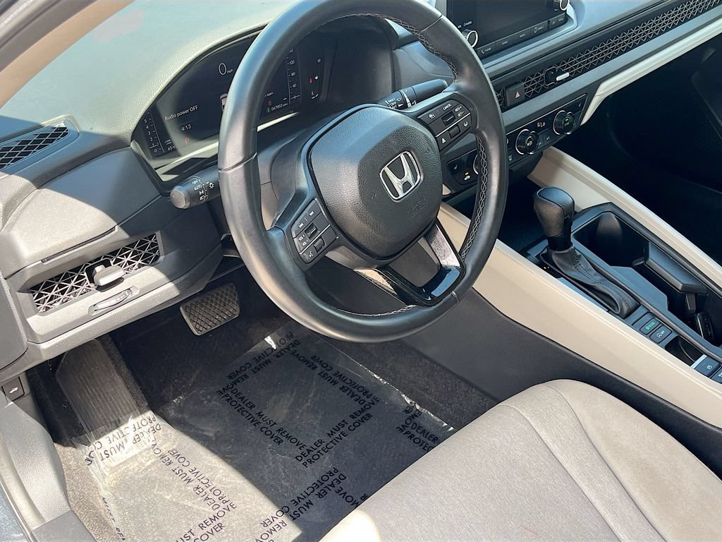 Used 2024 Honda Accord EX image 11