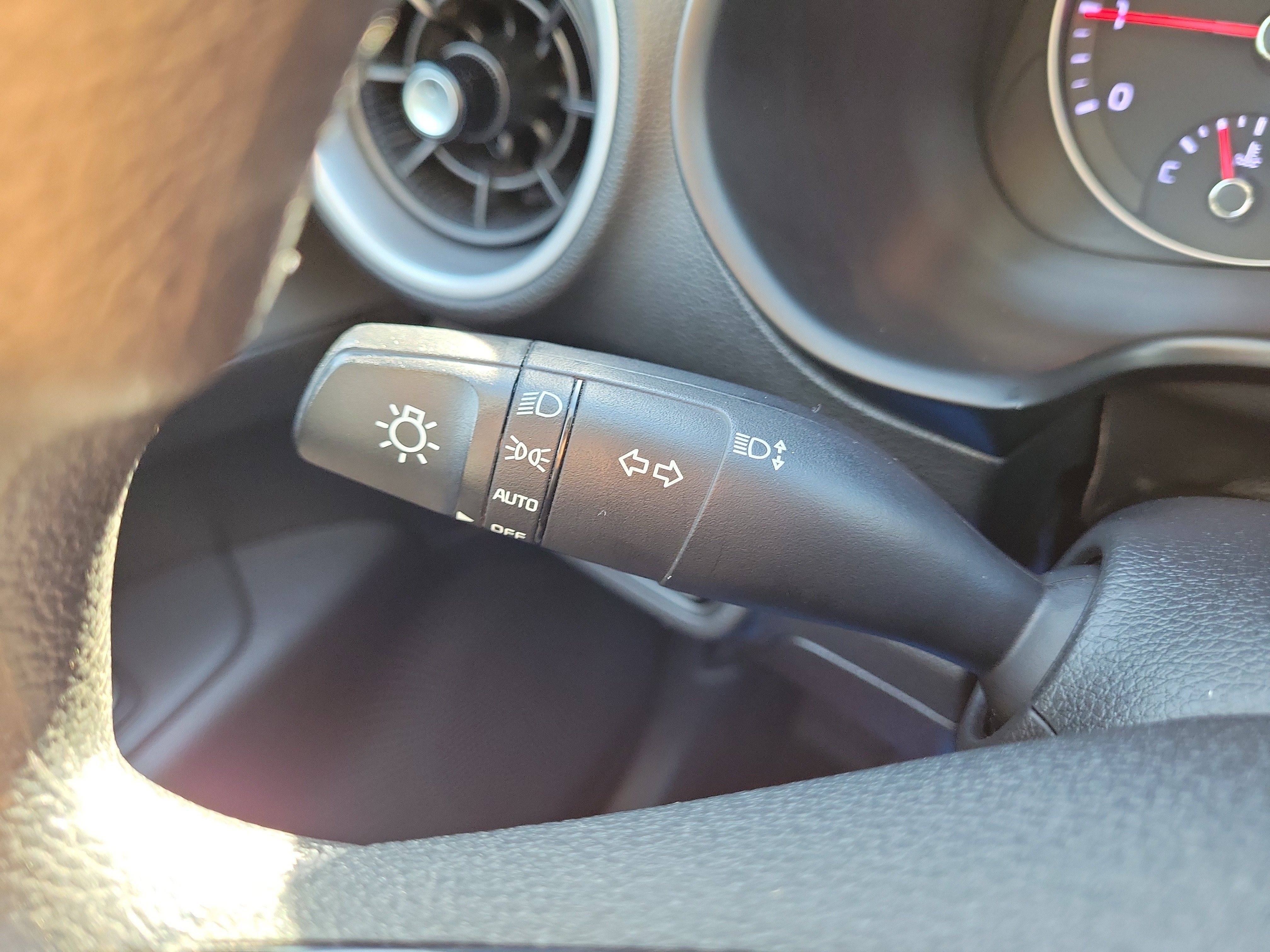 Used 2020 Kia Forte LXS FWD image 28
