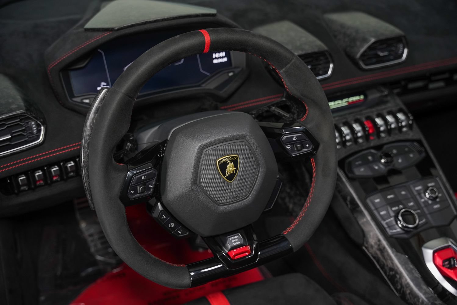 Used 2018 Lamborghini Huracan Performante AWD/4WD image 36