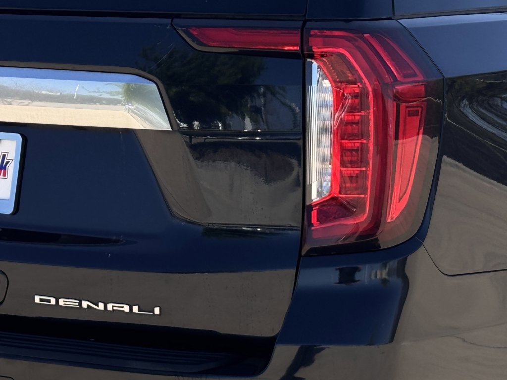 Used 2023 GMC Yukon Denali AWD/4WD image 11
