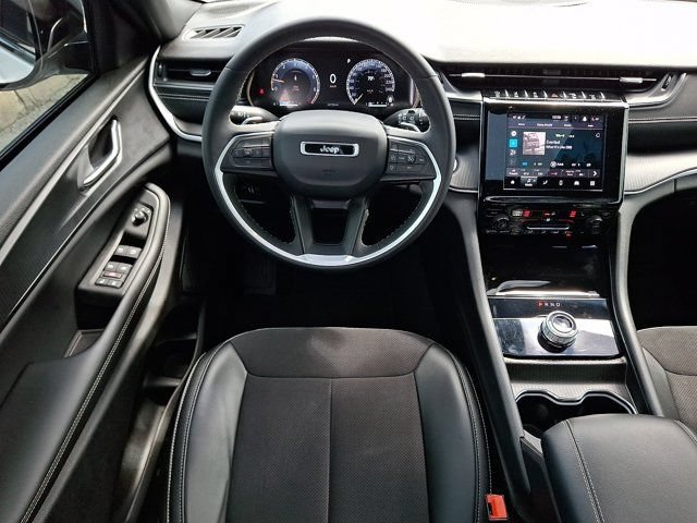 Certified 2023 Jeep Grand Cherokee Altitude AWD/4WD image 14