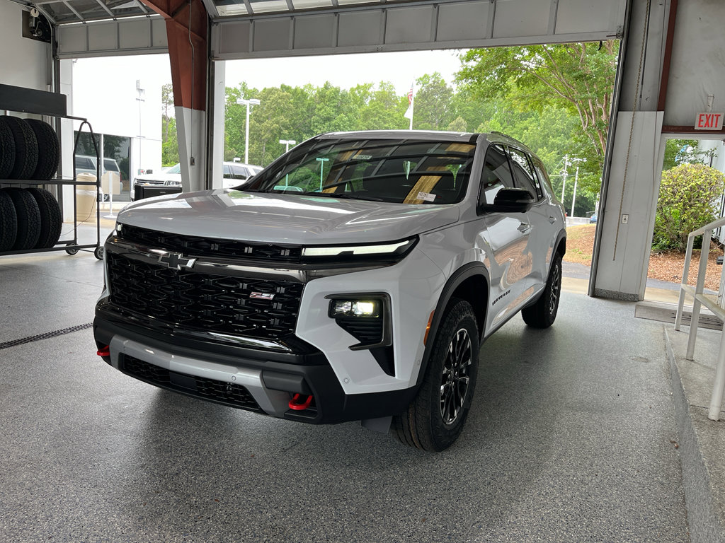 New 2026 Chevrolet Traverse Z71 w/ Enhanced Driving Package AWD/4WD image 4